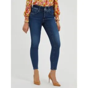 Skinny jeans by Guess.